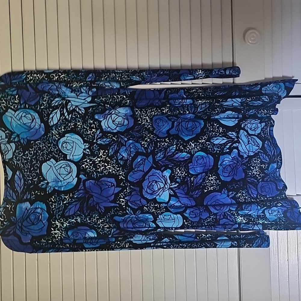 Cable and Gage Woman's Floral Blue and Black Long Sleeve Tunic Top Size Small - Picture 5 of 9